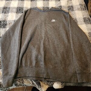 Nike Men's Gray Crewneck Sweatshirt with Small Logo
